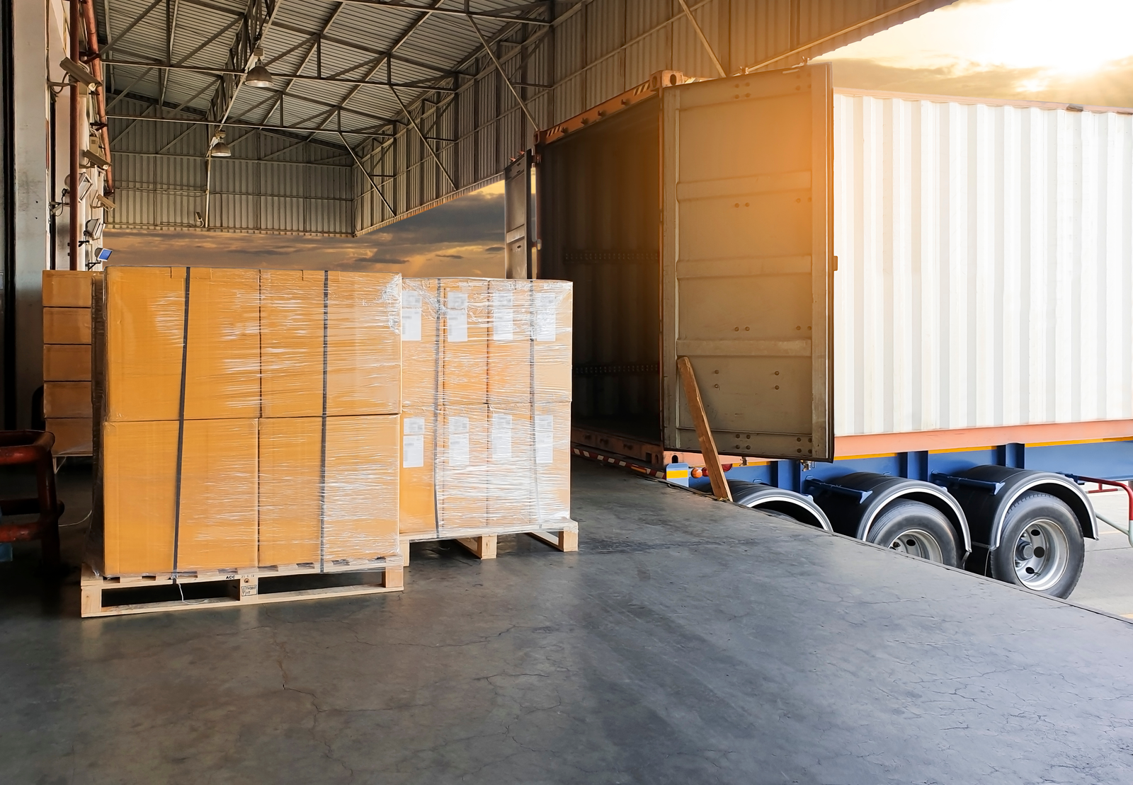 Shipment tracking and operations desk